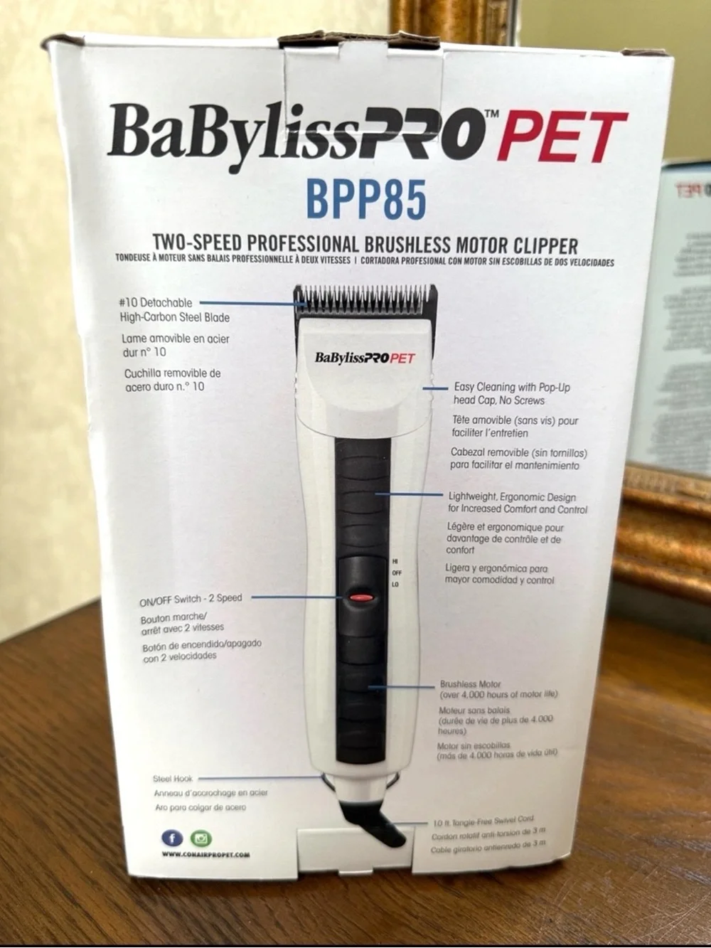 BabylissPRO PET Clipper BPP85. Lightweight. 10’ tangle free cord, 4 comb attach.